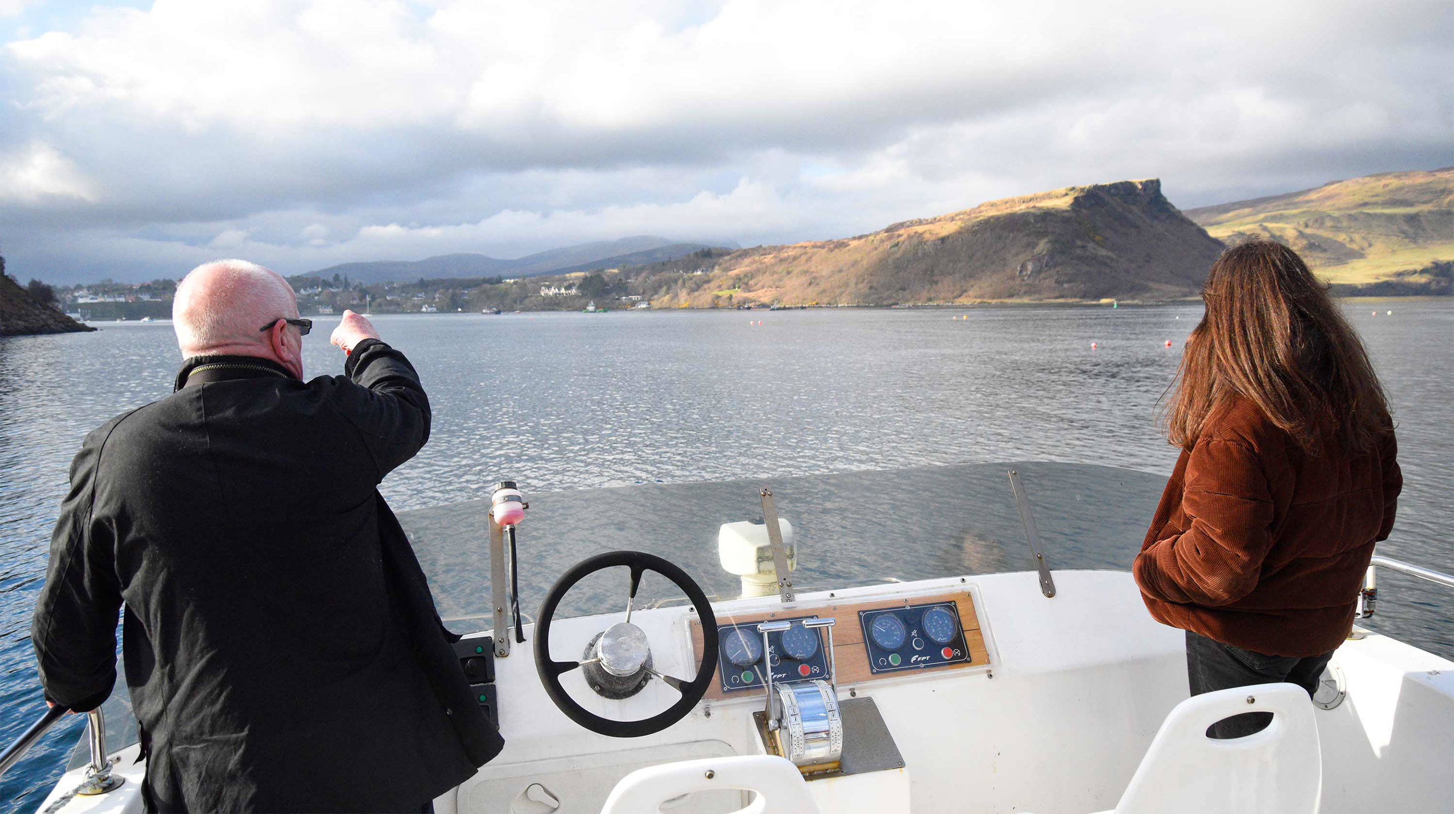 See stunning Isle of Skye Views on a boat tour of the Isle of Skye Raasay and Rona with Stardust Boat Trips